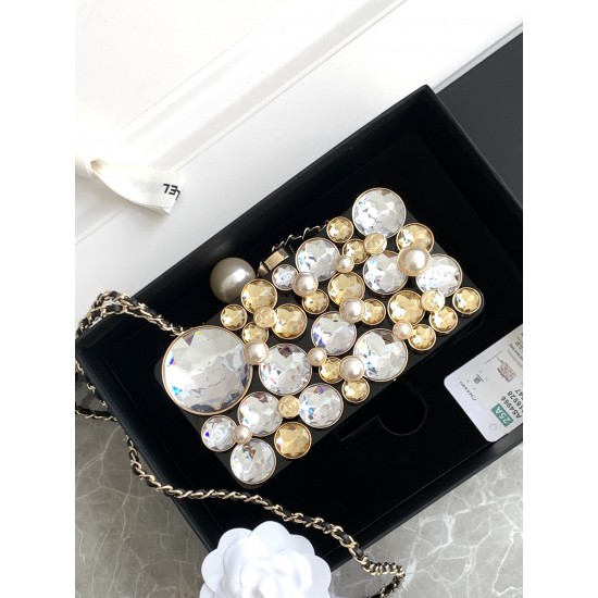 1450 25 A ready-to-wear collection diamond box evening bag Exclusive heavy shipments! This season's show in the Grand Palais in Paris staged a fairy tale feast of this series of works of innovative interpretation of the brand's style rules in exquisite de