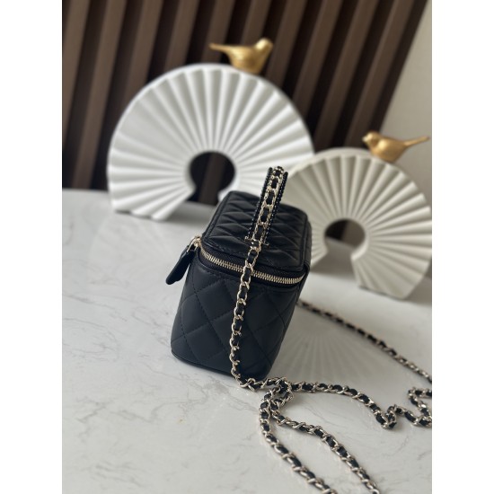 690 New Arrival NEChane1 explosive 25s Pearl Makeup Long Box Black Fragrance Door Forever Chane1 25s Cosmetic bag with mirror anywhere you can make up understated elegance handle inlaid with small diamonds close up look is very delicate wherever you go to