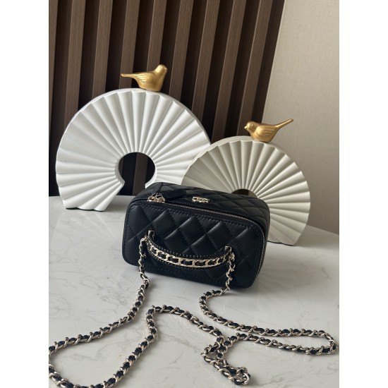 690 New Arrival NEChane1 explosive 25s Pearl Makeup Long Box Black Fragrance Door Forever Chane1 25s Cosmetic bag with mirror anywhere you can make up understated elegance handle inlaid with small diamonds close up look is very delicate wherever you go to