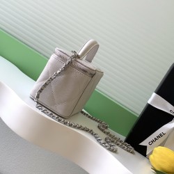 650 Chanel 25k large lattice box bag classic lattice pattern with caviar cowhide texture really no words hardware double C label exquisite and high-level handheld and chain shoulder back two kinds of back too poke me daily loaded with lipstick and powder 