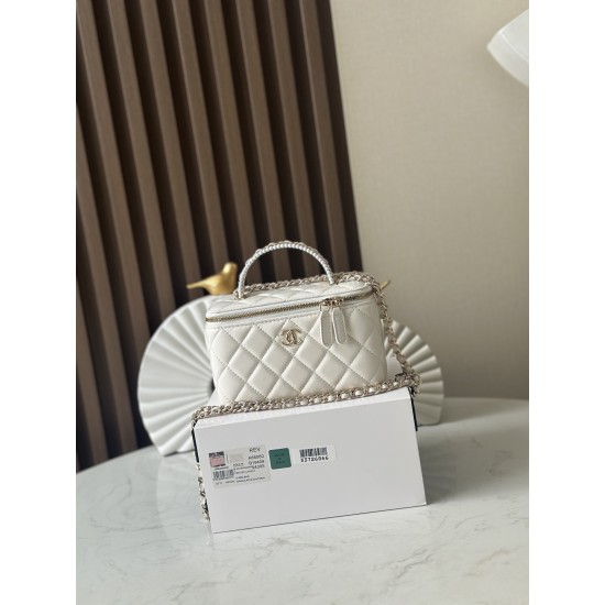 690 New Arrival NEChane1 explosive 25s Pearl Makeup Long Box Black Fragrant Door Forever Chane1 25s Cosmetic Bag with mirror anywhere you can make up Low-profile and elegant handle inlaid with small diamonds close up look is very delicate wherever you go 