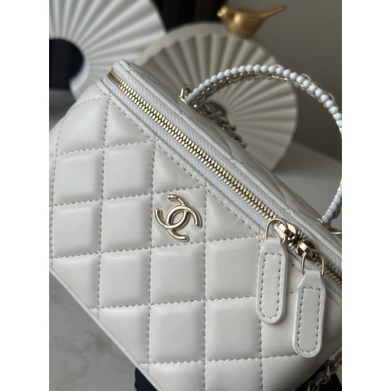 690 New Arrival NEChane1 explosive 25s Pearl Makeup Long Box Black Fragrant Door Forever Chane1 25s Cosmetic Bag with mirror anywhere you can make up Low-profile and elegant handle inlaid with small diamonds close up look is very delicate wherever you go 