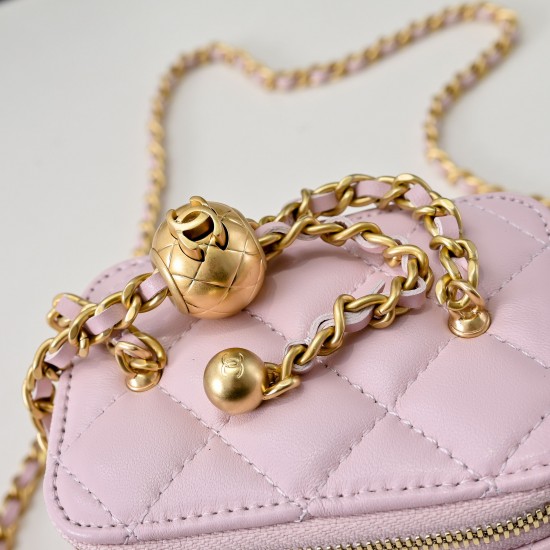 550 top version of the steel and gold ball box bag exquisite chic chain small cosmetic case decent square shape mini cute invincible a small space in addition to the phone to put not trivial small objects or quite can be stored decorative metal ball adjus