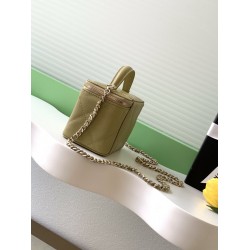 650 Chanel 25k large lattice box bag classic lattice pattern with caviar cowhide texture really no words hardware double C label exquisite and high-level handheld and chain shoulder back two kinds of back too poke me daily loaded with lipstick and powder 