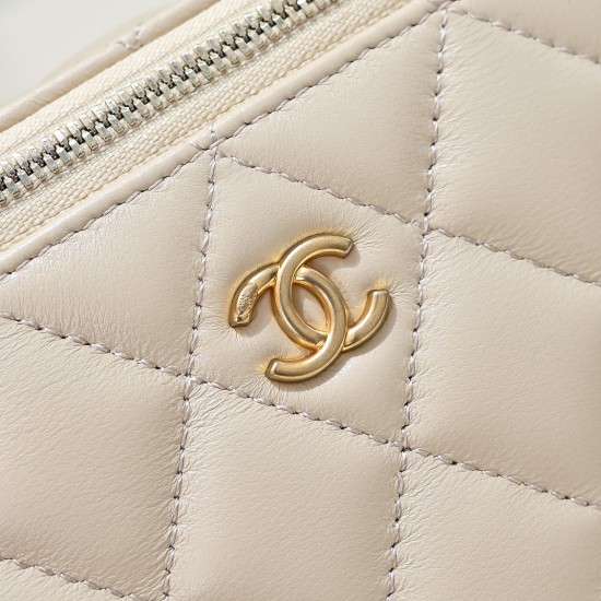 590 top version of the gold ball box bag exquisite chic chain small cosmetic case decent square shape mini cute invincible a small space in addition to the phone to put not trivial small objects are still quite able to store the decorative metal ball adju