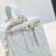 580 Fragrance grandmother's new box chain makeup bag is worthy of this year's popular models since the launch of this series has captured the hearts of too many girls small and cute on the body to reduce the age of good-looking body of the classic diamond