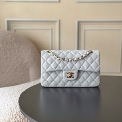 730 upgraded version of the full name Classic Fla0 lambskin size 236514cm leather original Haas lining imported lambskin hardware 24K plating all-steel hardware classic CF255 is to have people fall in love with the charm of the first sight to go wherever 