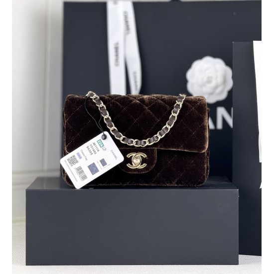 5001112116118Chanel cf tweed series This is a bag that can be called beautiful by all the friends around the gorgeous but not vulgar Look carefully at each yarn is knitted with heart and soul really hope to get your sincere favorite Size Model No. Large 1