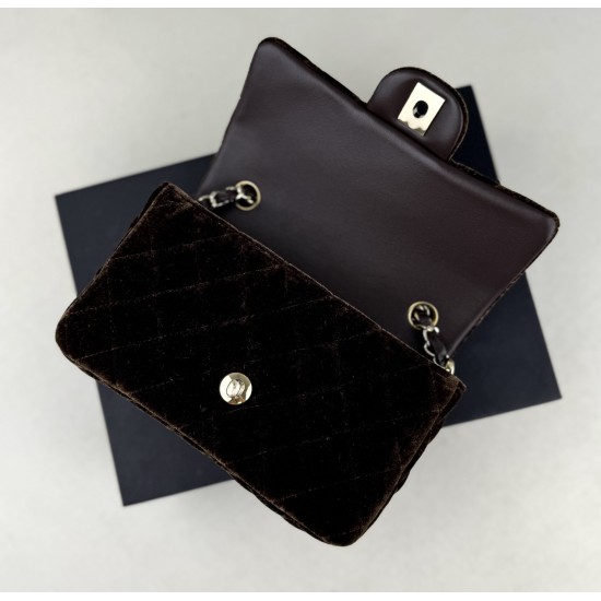 5001112116118Chanel cf tweed series This is a bag that can be called beautiful by all the friends around the gorgeous but not vulgar Look carefully at each yarn is knitted with heart and soul really hope to get your sincere favorite Size Model No. Large 1