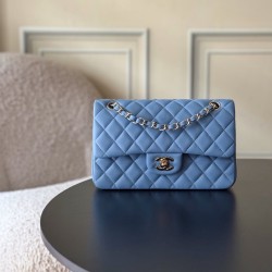 730 upgraded version of the full name Classic Fla0 lambskin size 236514cm leather original Haas lining imported lambskin hardware 24K plating all-steel hardware classic CF255 is to have people fall in love with the charm of the first sight to go wherever 