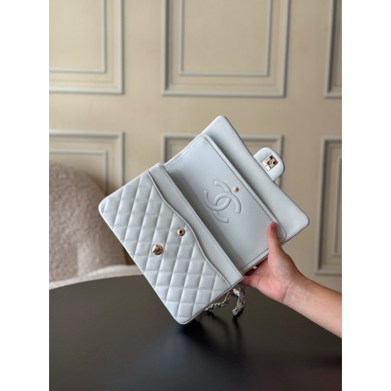 780 upgraded version of the full name Classic Fla0 sheepskin size 15525565cm leather original Haas lining imported lambskin hardware 24K plating all steel hardware classic CF is to have people fall in love with at first sight charm wherever you go is the 