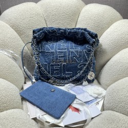 650 small blue denim embroidered letters 23S spring and summer hot 22 bag shopping bag 3260 pleasant this season's hottest and most worth getting series it's called 22 bag small incense all named after a number is bound to be hot strong strong will also b