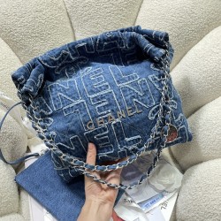 650 small blue denim embroidered letters 23S spring and summer hot 22 bag shopping bag 3260 pleasant this season's hottest and most worth getting series it's called 22 bag small incense all named after a number is bound to be hot strong strong will also b