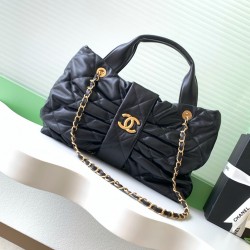 850 Chanel 25K bow is coming this season is the bow element deep poke my teenage heart clothes look so much better the price is also much better than the handmade shop bag the hottest two denim flap chain bag similar to the airport bag is very light and f