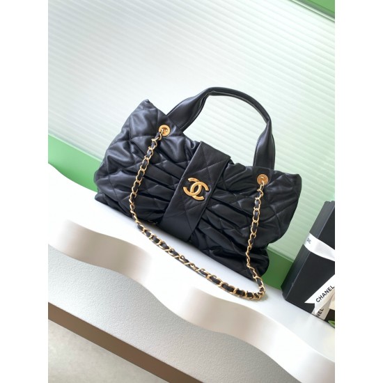 850 Chanel 25K bow is coming this season is the bow element deep poke my teenage heart clothes look so much better the price is also much better than the handmade shop bag the hottest two denim flap chain bag similar to the airport bag is very light and f