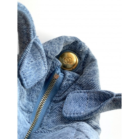 730 Chanel 25K bow comes denim this season is the bow element deep poke my teenage heart clothes look so much better price is also much better than the handmade shop bag the hottest two denim flap chain bag similar to the airport bag is very light and fas