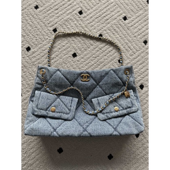 P680 brand Chanel model 5740 introduction original quality classic works of magnificence and temperament of the forefront of your unexpected noble leather species original imported denim lining with the original cloth hardware original hardware preparatio