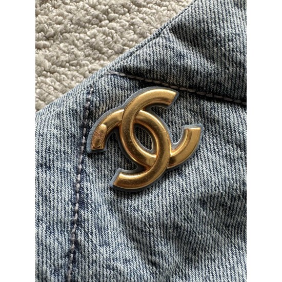 P680 brand Chanel model 5740 introduction original quality classic works of magnificence and temperament of the forefront of your unexpected noble leather species original imported denim lining with the original cloth hardware original hardware preparatio