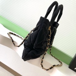 730 Chanel 25K bow is coming this season is the bow element deep poke my girly heart clothes look so much better the price is also much better than the handmade shop bag the hottest two denim flap chain bag similar to the airport bag is very light and fas