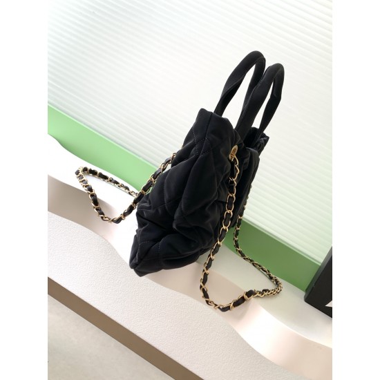 730 Chanel 25K bow is coming this season is the bow element deep poke my girly heart clothes look so much better the price is also much better than the handmade shop bag the hottest two denim flap chain bag similar to the airport bag is very light and fas
