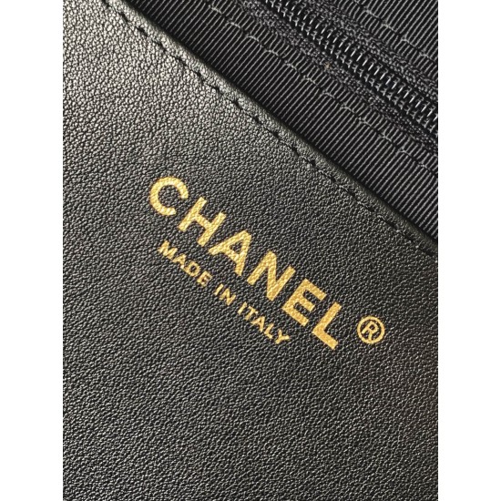 730 Chanel 25K bow is coming this season is the bow element deep poke my girly heart clothes look so much better the price is also much better than the handmade shop bag the hottest two denim flap chain bag similar to the airport bag is very light and fas