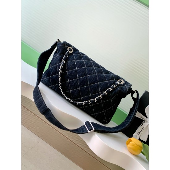 760 chanel airport bag well bo ran the same well bo ran the same chanel denim airport bag men and women children on the body sweet cool also suitable for boys this well bo have back really too handsome a fashionable essential on the body of the whole aura