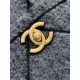 930 Chanel 25K is worthy of Chanel denim is really too heartwarming the pocket on the front immediately make the classic diamond plaid more a sense of function retro generous gold double c in the large flap set off more noble both with a classic flavor an