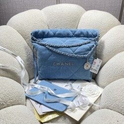 680 small denim 23S spring and summer hot 22 bag shopping bag 3260 pleasant This season's hottest and most worthwhile series it's called 22 bag small incense all named after a number will be hot strong strong will also become a classic pleasant super styl