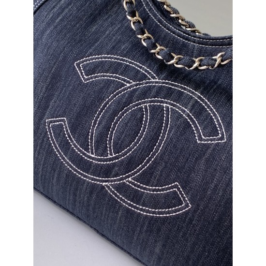 650 Chanel Cowboy Large Cowboy Bag Chanel Chanel Classic Perpetual Model vintega Cowboy Tote Chain Bag Double c Large Logo Bag Classic in the ceiling in kind is really durable and practical very good with the capacity is also super large Model No. AS2138 