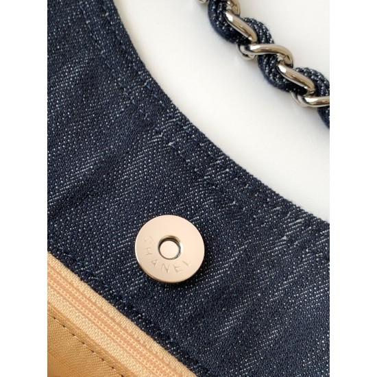 650 Chanel Cowboy Large Cowboy Bag Chanel Chanel Classic Perpetual Model vintega Cowboy Tote Chain Bag Double c Large Logo Bag Classic in the ceiling in kind is really durable and practical very good with the capacity is also super large Model No. AS2138 