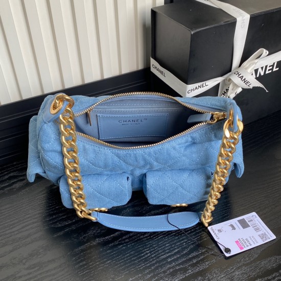 750 Cowboy Chane125C Early Spring Collection AS5339 Hoho Hippie Bag Double pocket design is very special The effect on the body is really great Casual and elegant Metal chain Trendy and retro Capacity is very large Size 223115cm