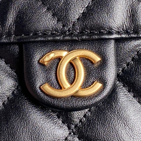 860 Chane125C show models HOBO BAG hippie bag AS5293 special design style glossy cowhide leather with gold metal super absolutely good with the upper body feel much better than the picture capacity is very touching left and right sides and double C logo e