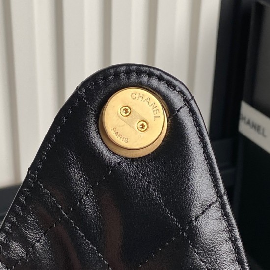 860 Chane125C show models HOBO BAG hippie bag AS5293 special design style glossy cowhide leather with gold metal super absolutely good with the upper body feel much better than the picture capacity is very touching left and right sides and double C logo e