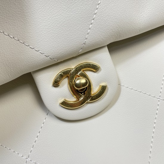 930 25k underarm bag hippie hobo bag is too cool 25k hippie hobo bag classic large diamond lattice big thick chain point 8 heavy gold chain is very sense of points the surface of the old effect is very Vintage sense of the bag body soft capacity is very l