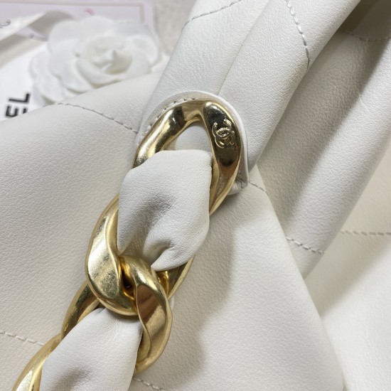 930 25k underarm bag hippie hobo bag is too cool 25k hippie hobo bag classic large diamond lattice big thick chain point 8 heavy gold chain is very sense of points the surface of the old effect is very Vintage sense of the bag body soft capacity is very l