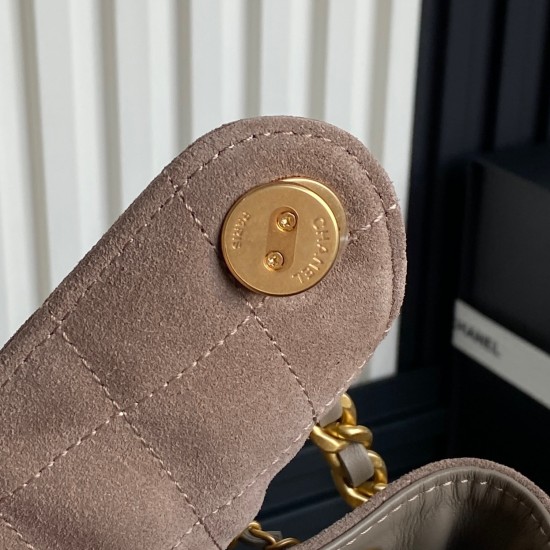 860 Chane125C show models HOBO BAG hippie bag AS5311 unique design style suede with gold metal super absolute good with the upper body feel much better than the picture capacity is very touching left and right sides and double C logo elegant retro Paris b