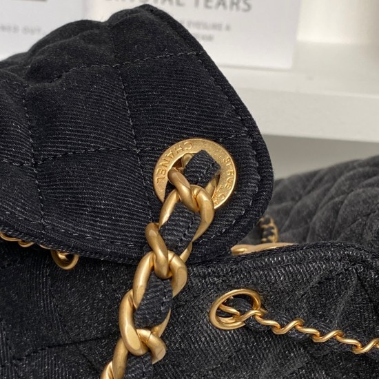 860 Chane125C show models HOBO BAG hippie bag AS5311 unique design style denim with gold metal super absolutely good with the upper body feel much better than the picture capacity is very touching left and right sides and double C logo elegant retro Paris