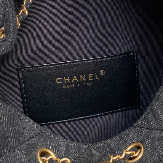 860 Chane125C show models HOBO BAG hippie bag AS5311 unique design style denim with gold metal super absolutely good with the upper body feel much better than the picture capacity is very touching left and right sides and double C logo elegant retro Paris