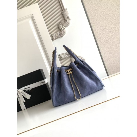 700 AS5293CHANEL 25 Another model named after the year 25c Suede Hipster Bag Chanel hobo Underarm Bag Hippie Underarm Bag Small Vintage Gold Coin Button Drawstring Bucket Bag Lingerie Pattern Vintage Black and Gold Classic Chain Design Premium Feeling Ess