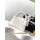 630 25c Kelly handle bag Fashion is a cycle of popular vintage kelly was redesigned by Chanel revitalized vintage Kelly to the classic handle handbag name in the base plus leather through the chain shoulder strap subversion of the traditional more casual 