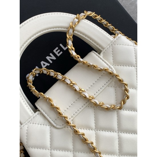 630 25c Kelly handle bag Fashion is a cycle of popular vintage kelly was redesigned by Chanel revitalized vintage Kelly to the classic handle handbag name in the base plus leather through the chain shoulder strap subversion of the traditional more casual 