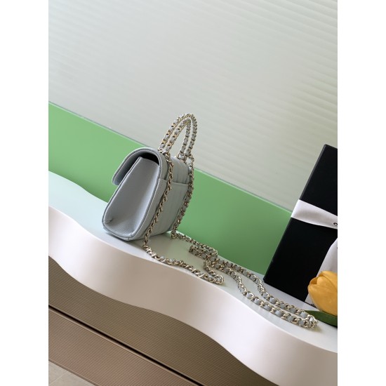 580 25A Cross Handle Leather Horizontal Large Horizontal flap design Retro and fashionable Leather interlocking chain handle is absolutely beautiful High-end sense of full of feel is also first-class Whether you are shoulder or handheld can easily manage 
