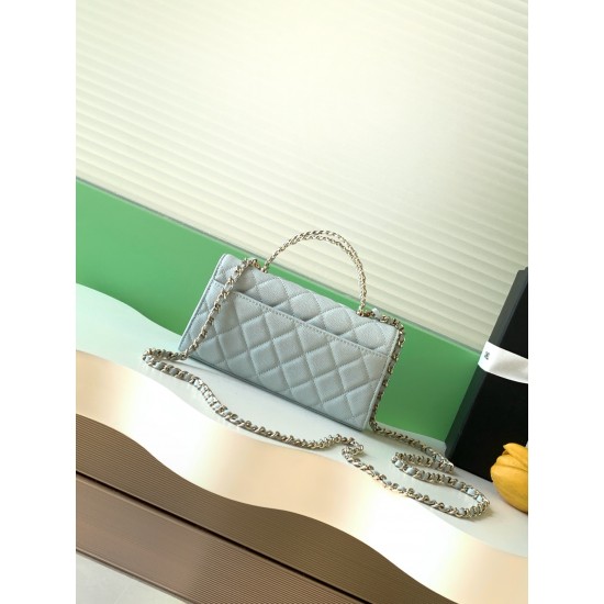 580 25A Cross Handle Leather Horizontal Large Horizontal flap design Retro and fashionable Leather interlocking chain handle is absolutely beautiful High-end sense of full of feel is also first-class Whether you are shoulder or handheld can easily manage 