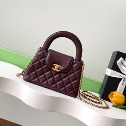 630 25c Kelly Lambskin Fashion is a cycle of popular vintage Kelly was redesigned by Chanel revitalization of vintage Kelly to the classic handle handle name in the base plus leather through the chain shoulder strap subvert the tradition of more casual an