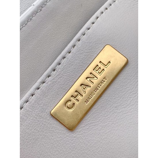 760 25p kelly super texture 25p kelly take it is who's dream bag can be hand-carried can be shoulder can be crossbody not a little girl can refuse this bag ah come on chanel you really very good to take our overall super texture model number AS5355 size 1