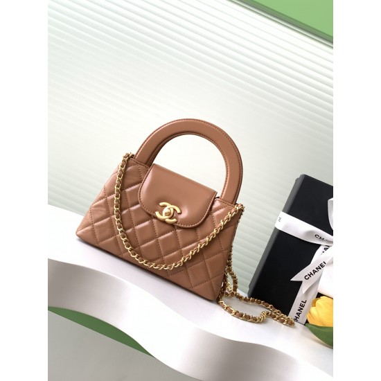 630 25c Kelly handle bag Fashion is a cycle of popular vintage kelly was redesigned by Chanel revitalized vintage Kelly to the classic handle handles named in the base plus leather through the chain shoulder strap to subvert the tradition of more casual a