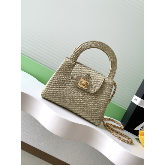 780 25c Kelly EditFashion is a cycleBig hit vintage Kelly was redesigned and revitalized by ChanelVintage Kelly is named after the classic handle handle in the base plus a leather chain shoulder strapSubverting the tradition is more casual and convenientM