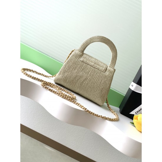 780 25c Kelly EditFashion is a cycleBig hit vintage Kelly was redesigned and revitalized by ChanelVintage Kelly is named after the classic handle handle in the base plus a leather chain shoulder strapSubverting the tradition is more casual and convenientM
