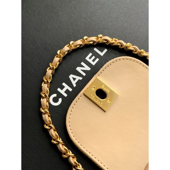 780 25c Kelly EditFashion is a cycleBig hit vintage Kelly was redesigned and revitalized by ChanelVintage Kelly is named after the classic handle handle in the base plus a leather chain shoulder strapSubverting the tradition is more casual and convenientM