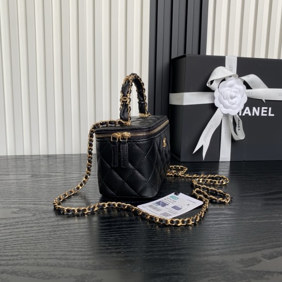 680 Chanel25B Double C logo handle cosmetic case AP4799 Exquisite handle design is more fashionable Grain cowhide leather with metal vintage hardware texture wear-resistant and durable Classic design style versatile and practical Really exquisite Oh high 